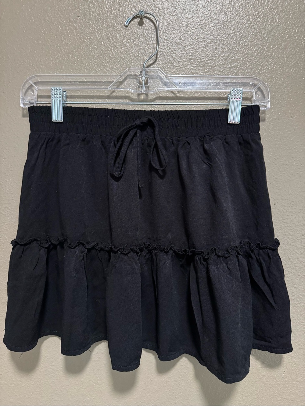 Black Tiered Elastic-Waist Women's Skirt